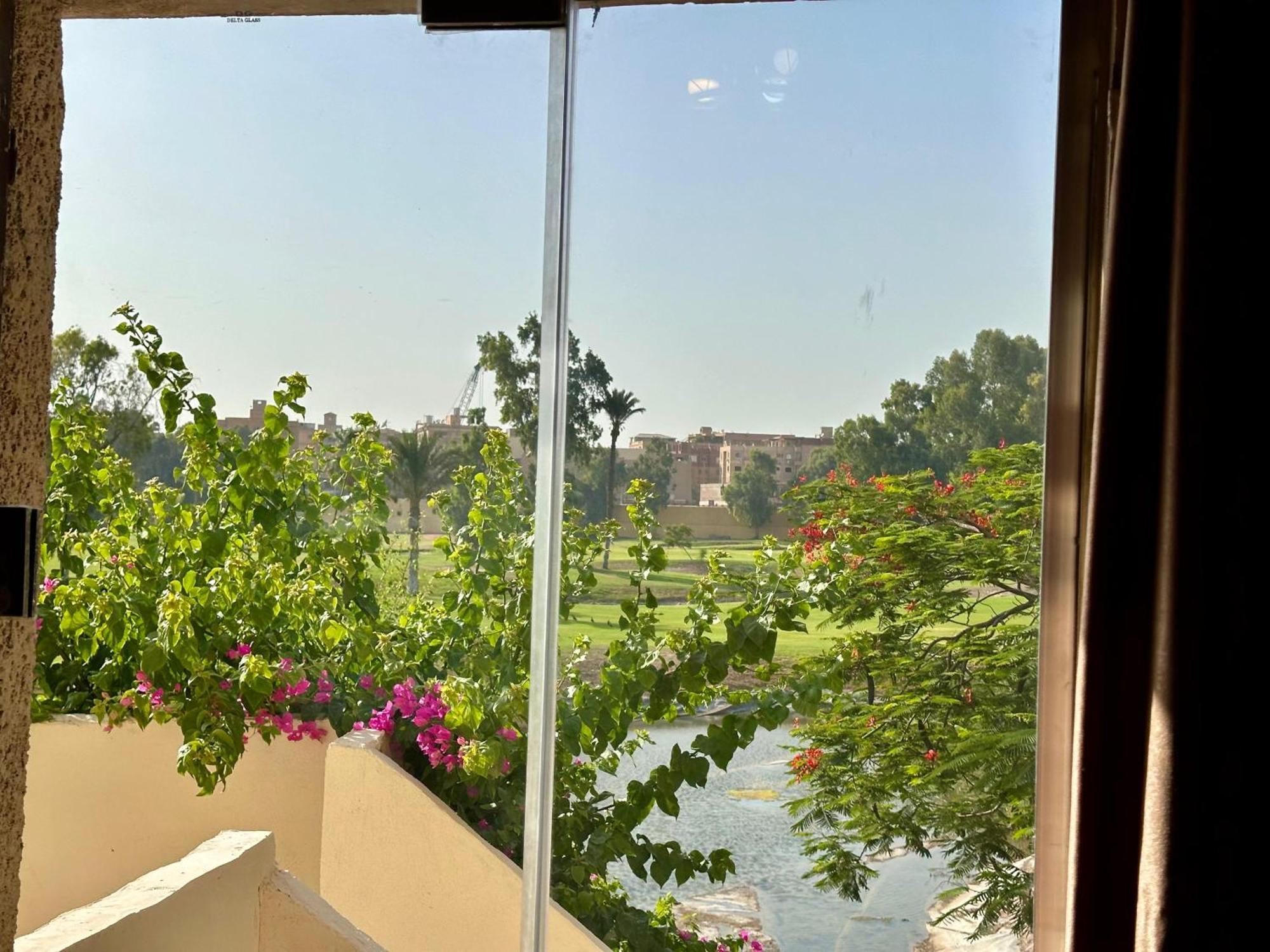 Golf Pyramids View Hotel Kafret el-Gabal Екстериор снимка