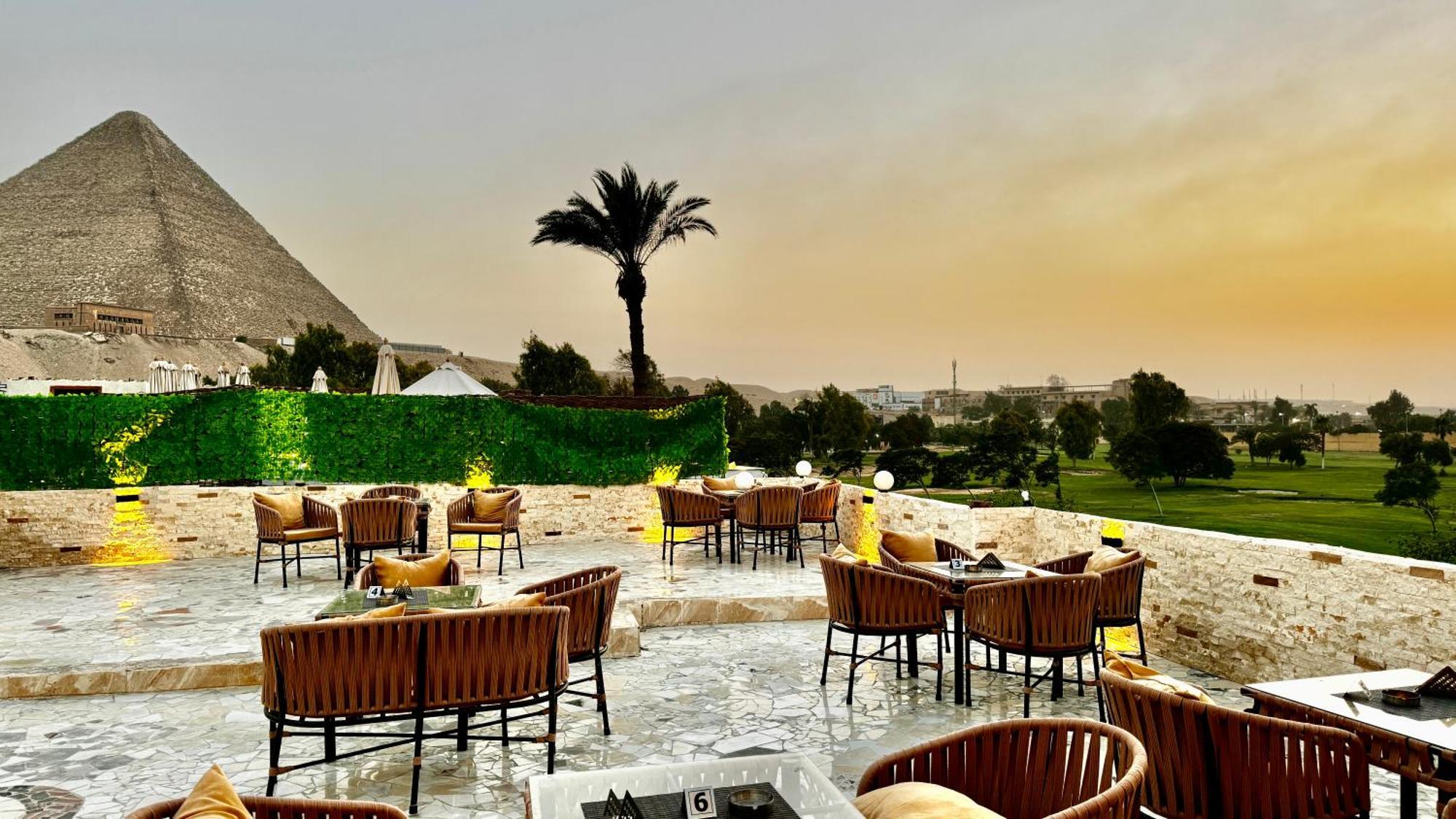 Golf Pyramids View Hotel Kafret el-Gabal Екстериор снимка