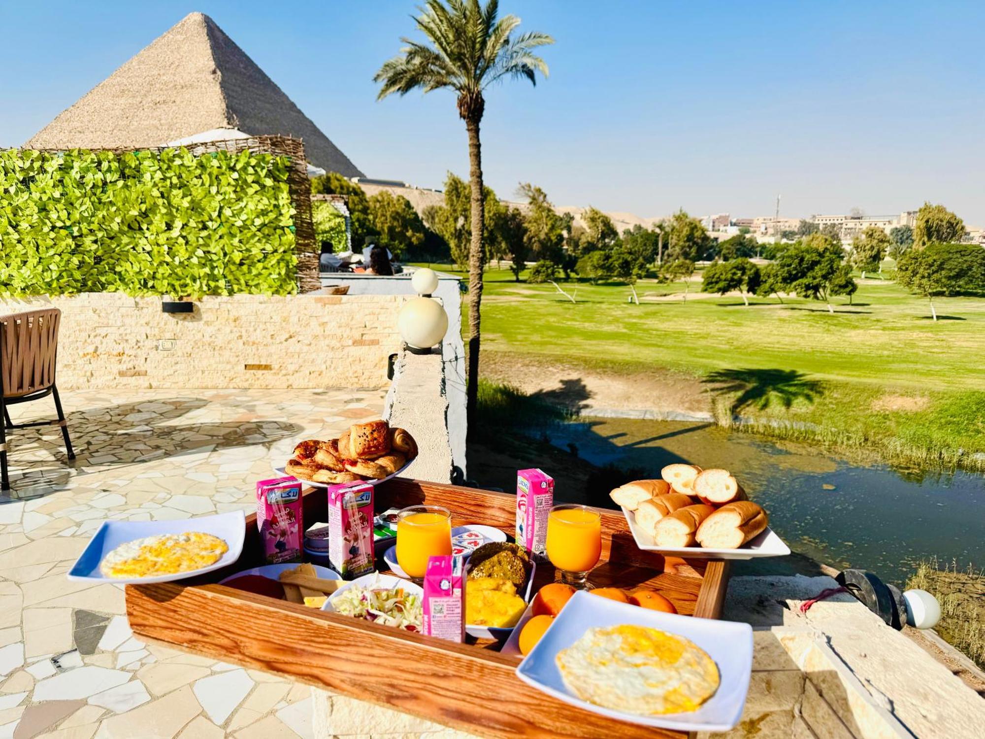Golf Pyramids View Hotel Kafret el-Gabal Екстериор снимка